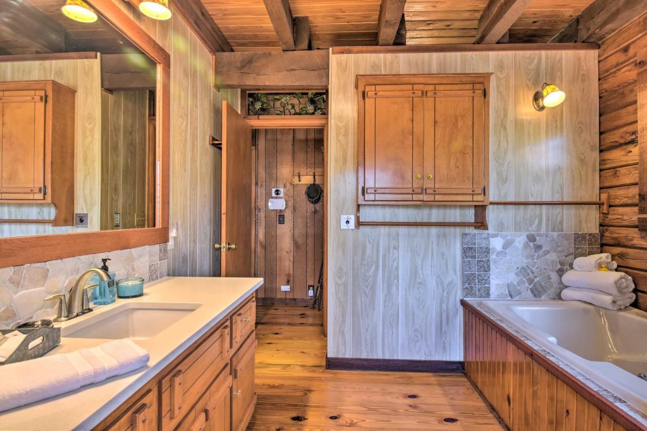 Luxury Pearcy Cabin With 5 Private Acres And Hot Tub! מראה חיצוני תמונה